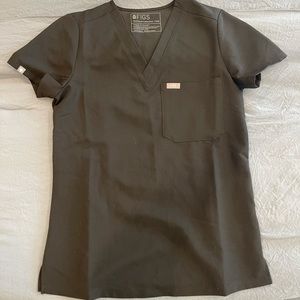 Catarina One-Pocket Scrub Top